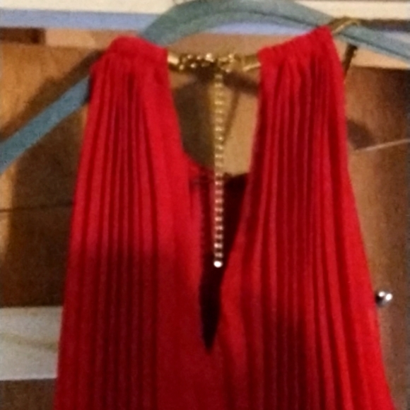 6 red gown - Picture 5 of 5